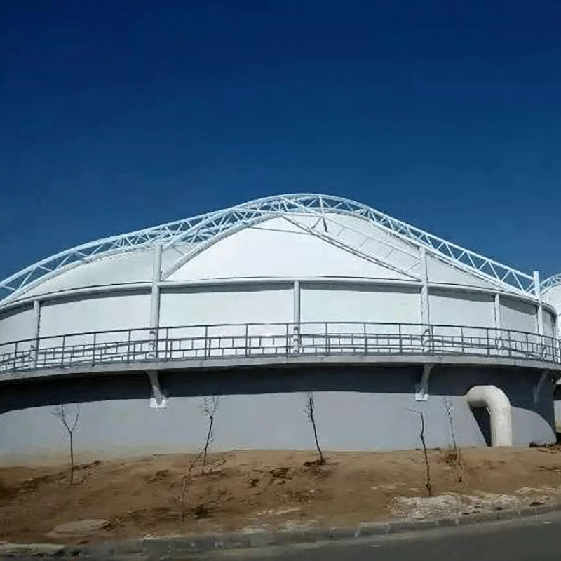 Structure membranaire de la piscine d'eaux usées