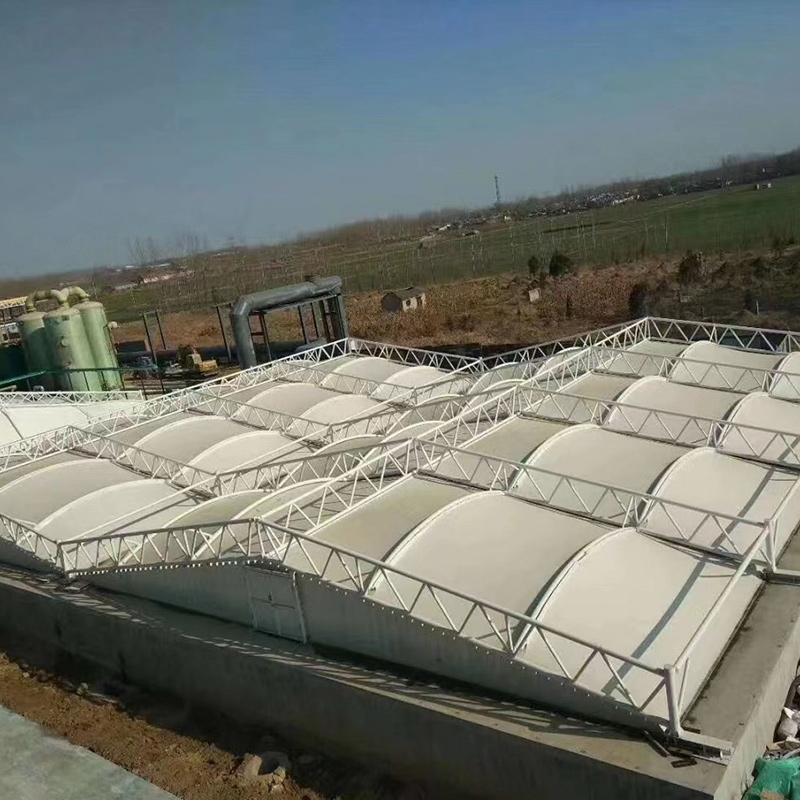 Structure membranaire de la piscine d'eaux usées